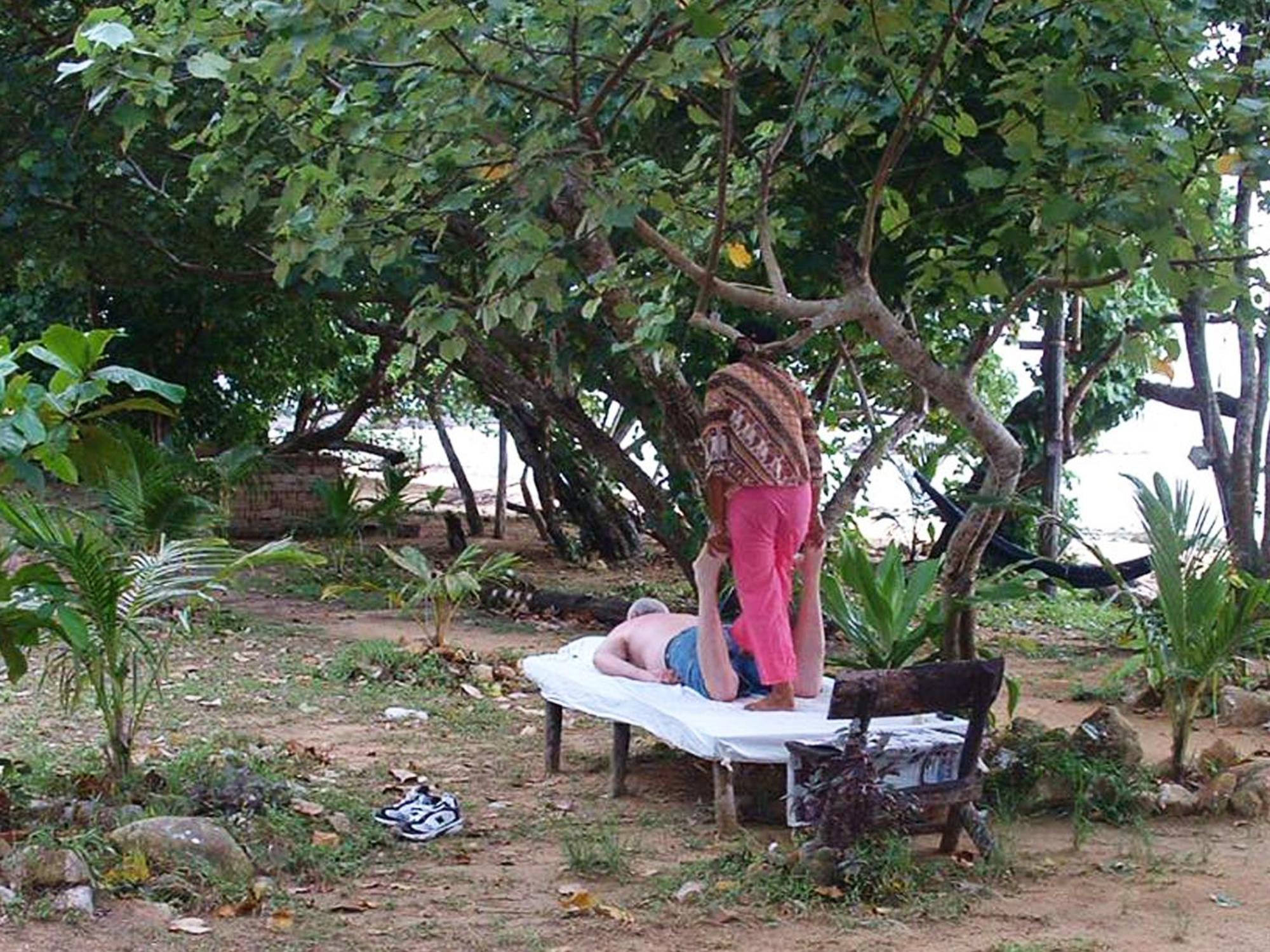 Bonhomie Beach Cottage Koh Jum Esterno foto