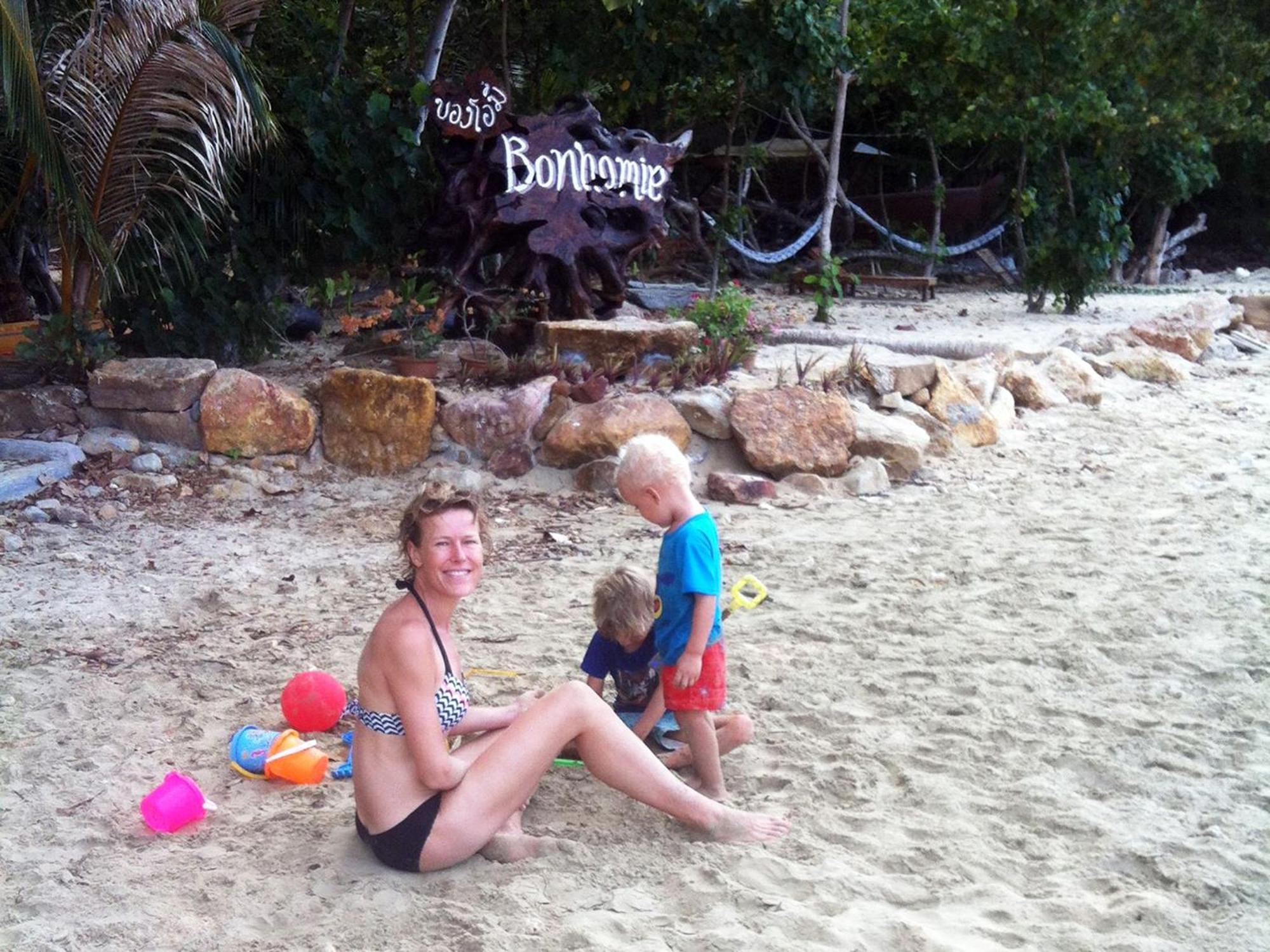 Bonhomie Beach Cottage Koh Jum Esterno foto