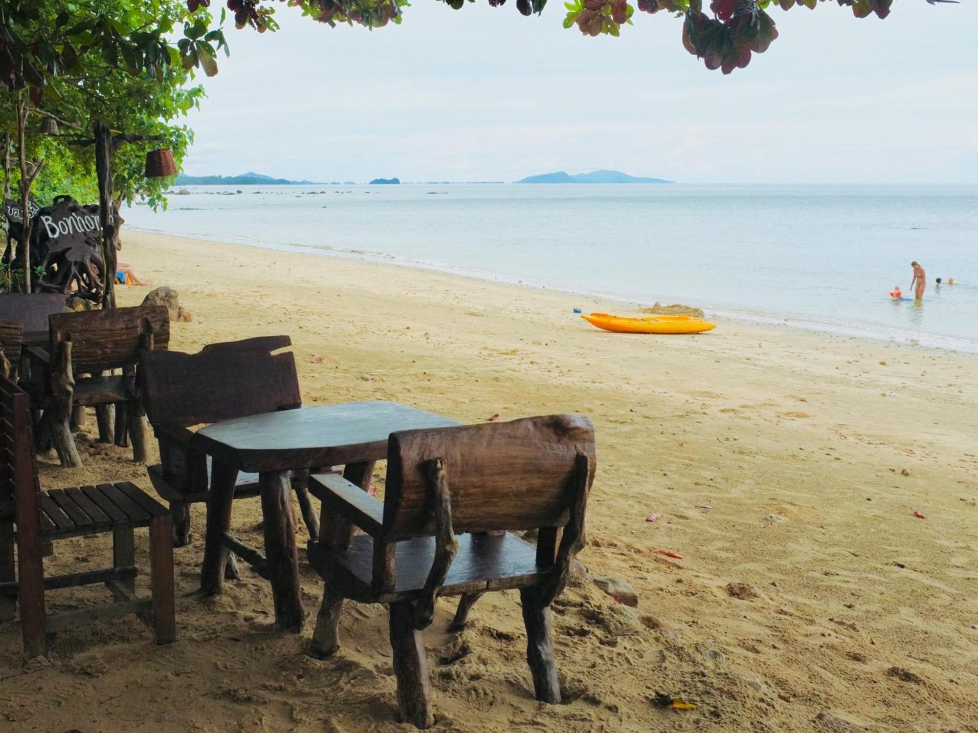 Bonhomie Beach Cottage Koh Jum Esterno foto